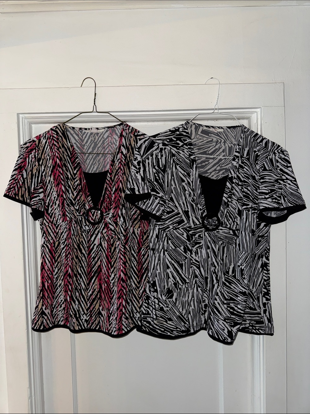 JM Collection Women's V-Neck Short Sleeve Print Top Lot of 2 with Ring -Med